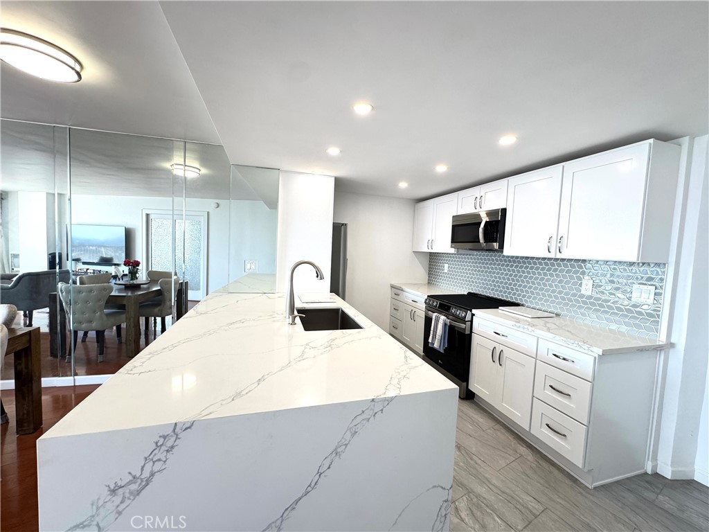700 E Ocean Boulevard 2801