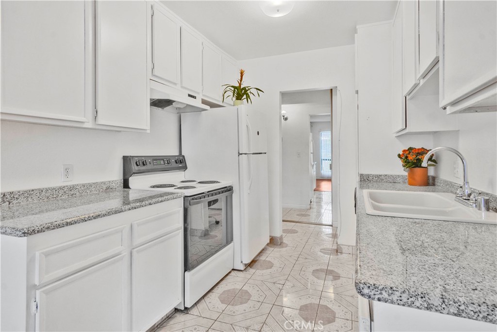 1735 N Fuller 224