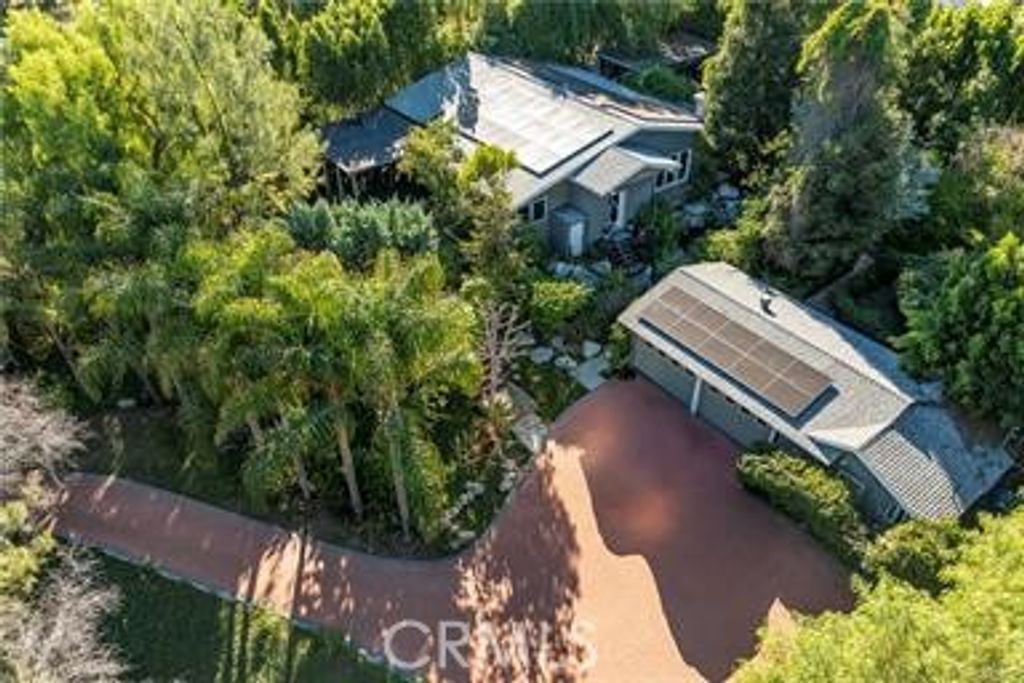 Photo of 5653 Shirley Avenue, Tarzana, CA 91356 (MLS # SR26033521)