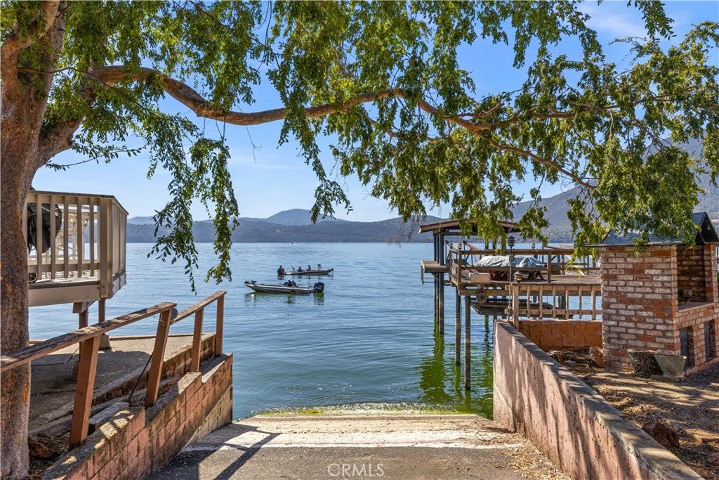 10155 Lakeshore Drive