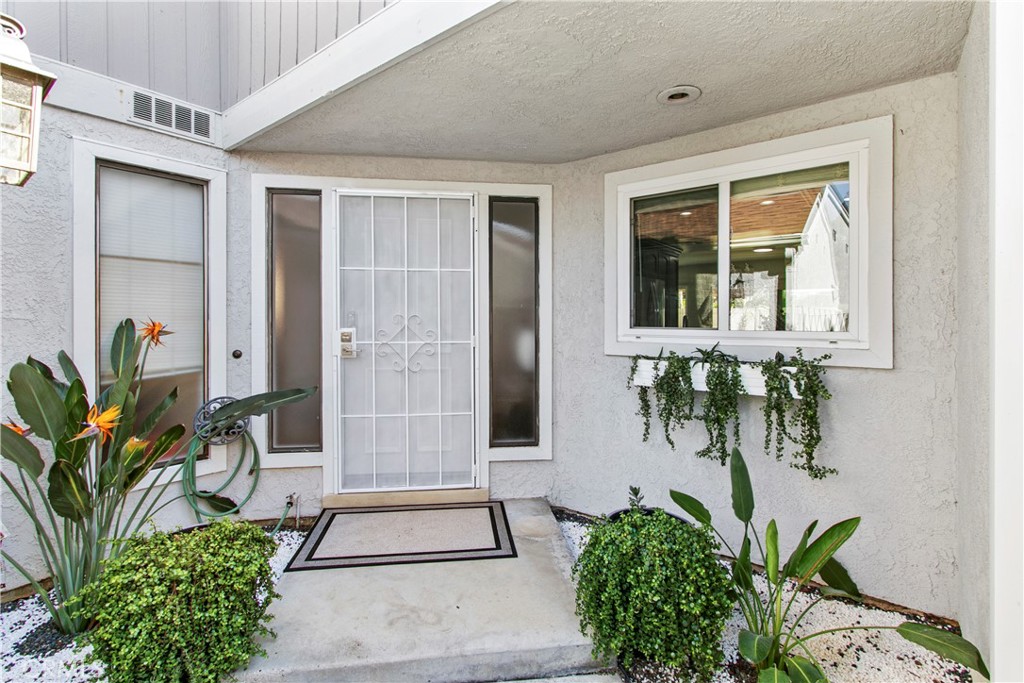 6 Robin Hill Lane