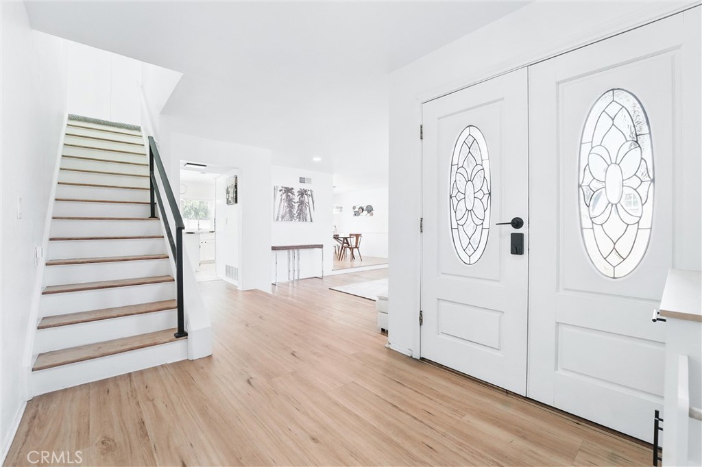 5201 Del Serra Circle