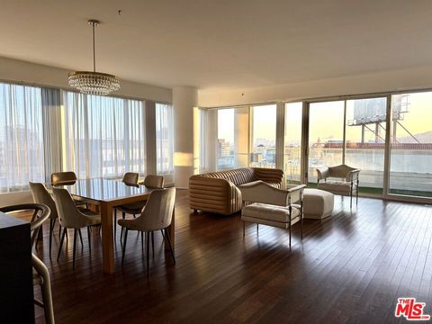 Photo of 6250 Hollywood Boulevard #12H, Los Angeles, CA 90028 (MLS # 26824411)
