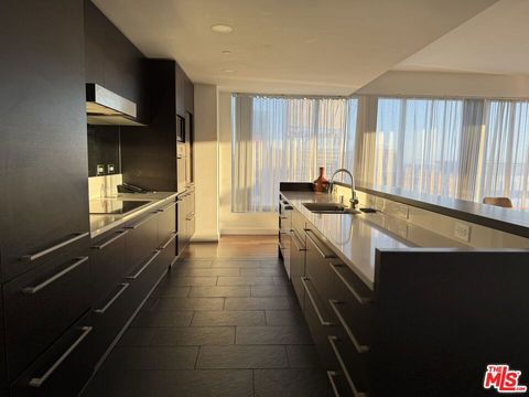 Photo of 6250 Hollywood Boulevard #12H, Los Angeles, CA 90028 (MLS # 26824411)