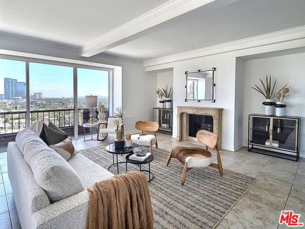 Photo of 10550 Wilshire Boulevard #1004, Los Angeles, CA 90024 (MLS # 25592111)