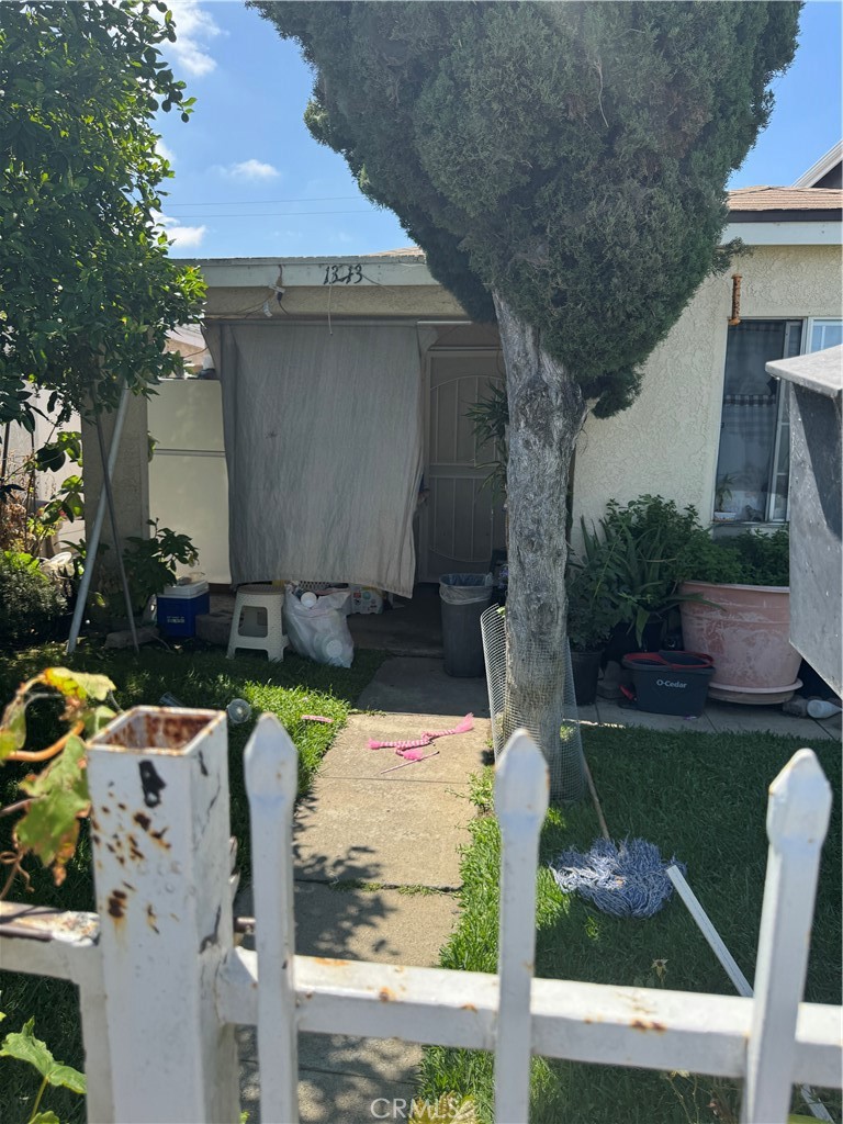 INVESTORS!!!!! Do not overlook this valuable opportunity. The property requires significant renovation and improvement.