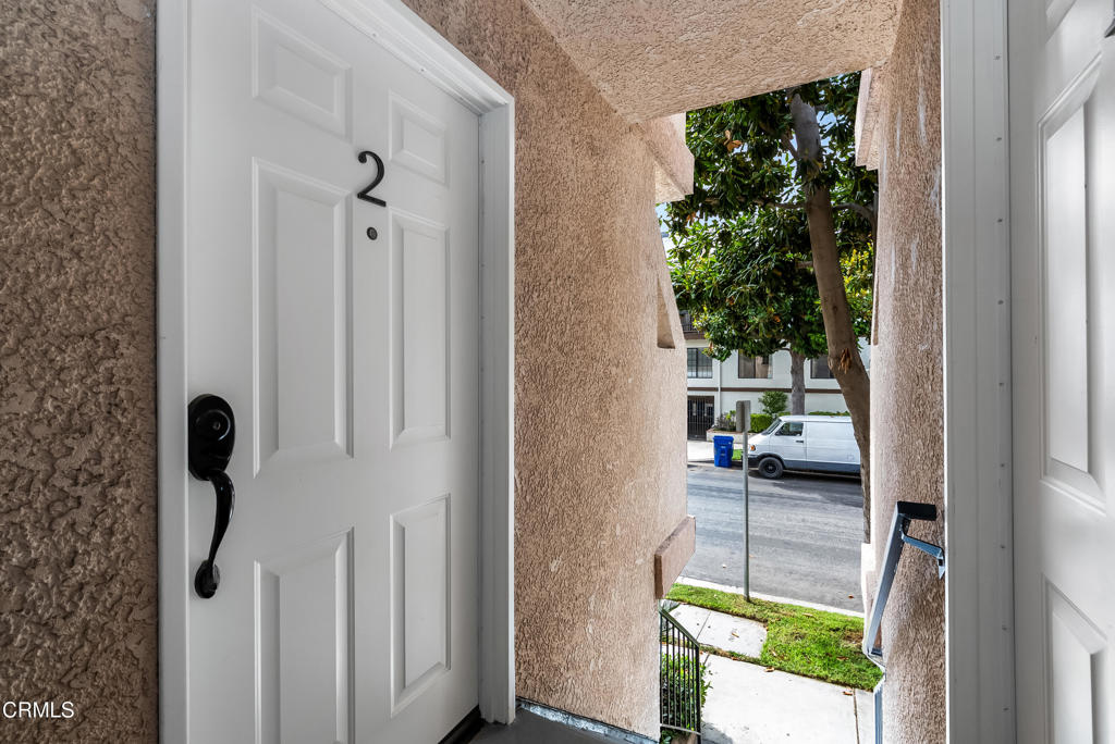Welcome to this beautifully situated condo in one of Sherman Oaks' most sought-after neighborhoods. This spacious one-bedroom residence features an open-concept layout with a generous living area showcasing sleek laminate flooring, Recessed lighting, and access to a private balcony through sliding glass doors. The Remodeled kitchen offers ample counter space along with a dining area . The oversized primary suite includes a custom-finished closet and a private en-suite bath for added comfort.Located in the desirable Dixie Canyon Elementary School district and just minutes from Fashion Square, Ventura Blvd, and major freeways, this is an opportunity you won't want to miss!