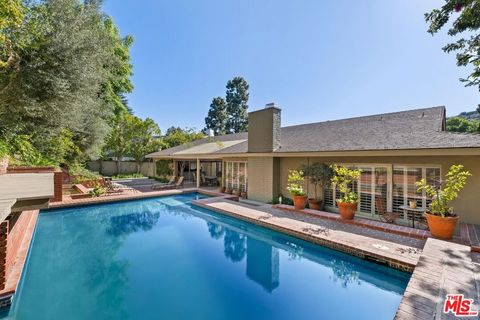 16617 Park Lane Circle Los Angeles CA 90049