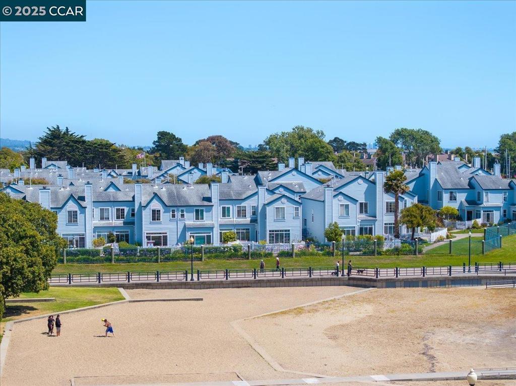 THE BEACH - Residential