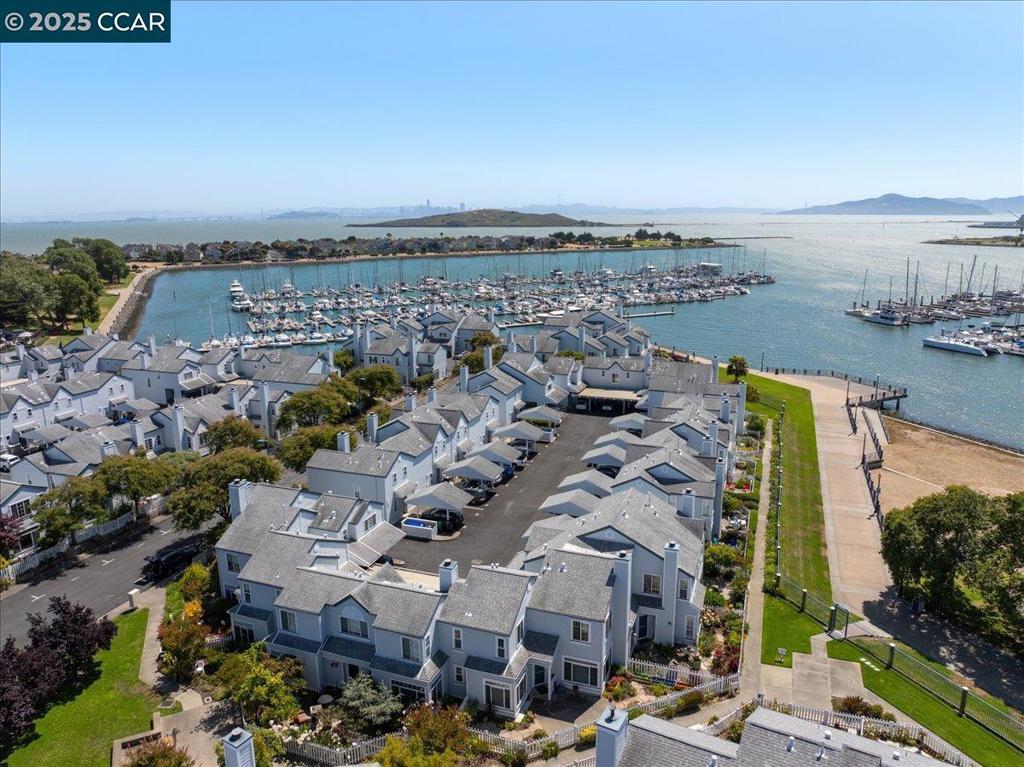 THE BEACH - Residential
