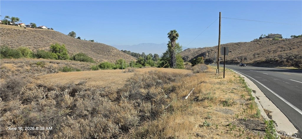 17401 La Sierra