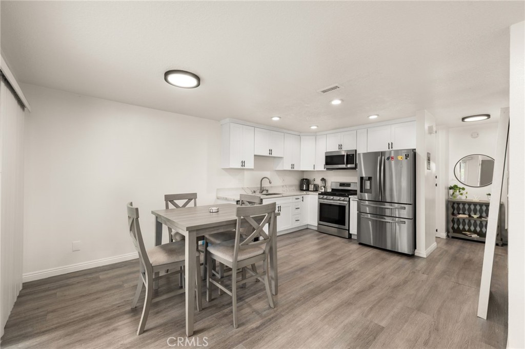 1400 E Bell Avenue 98K