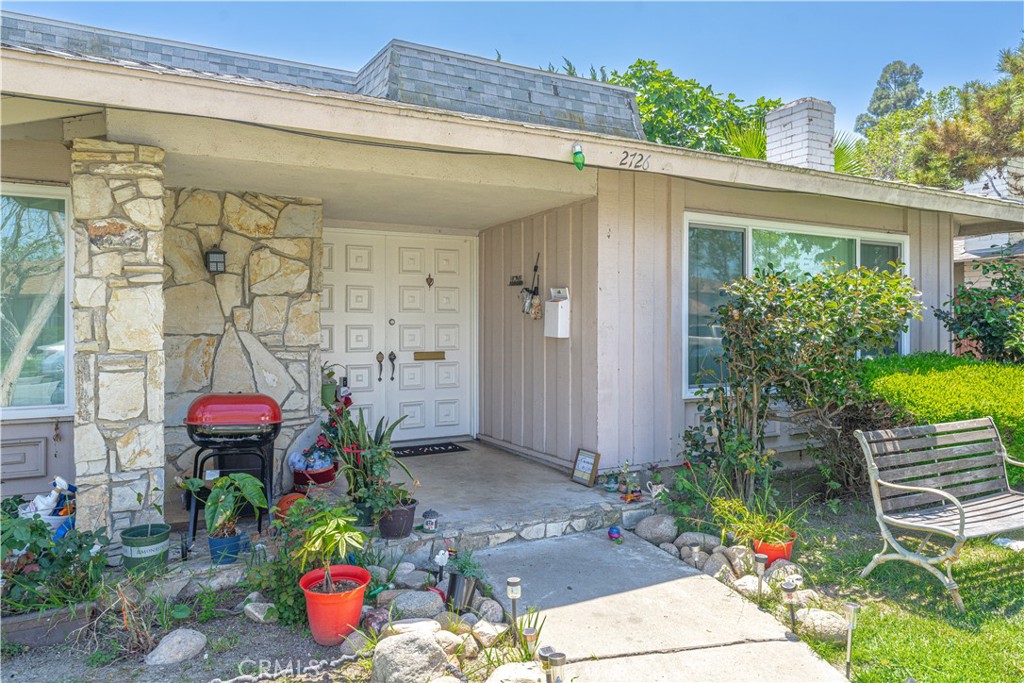 2726 W Orion Avenue