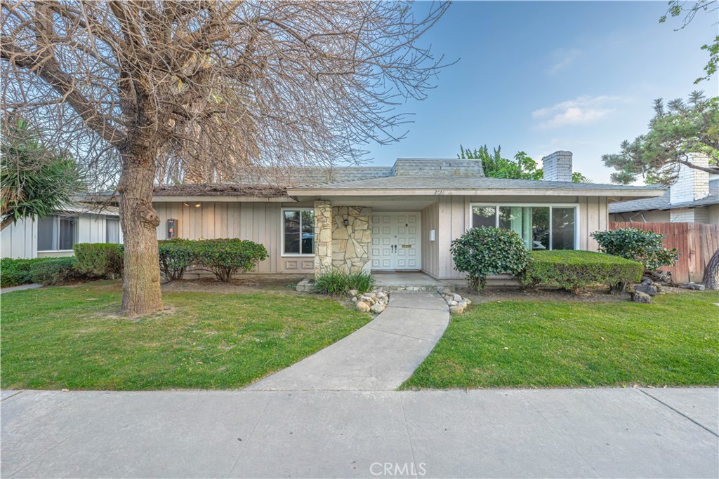 2726 W Orion Avenue