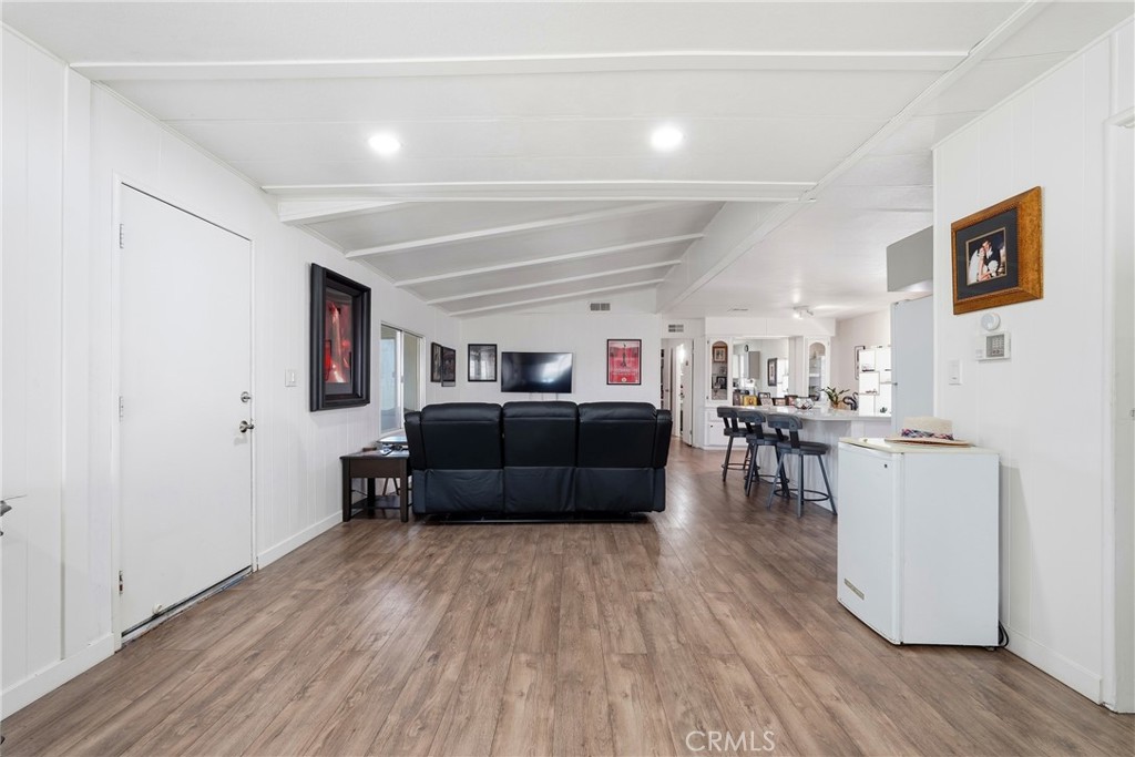 1456 E Philadelphia 132