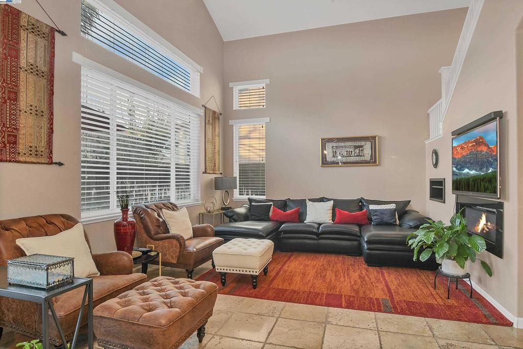 GARIN RANCH - Residential