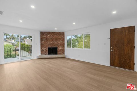 Photo of 4442 Kingswell Avenue #3, Los Angeles, CA 90027 (MLS # 26839477)