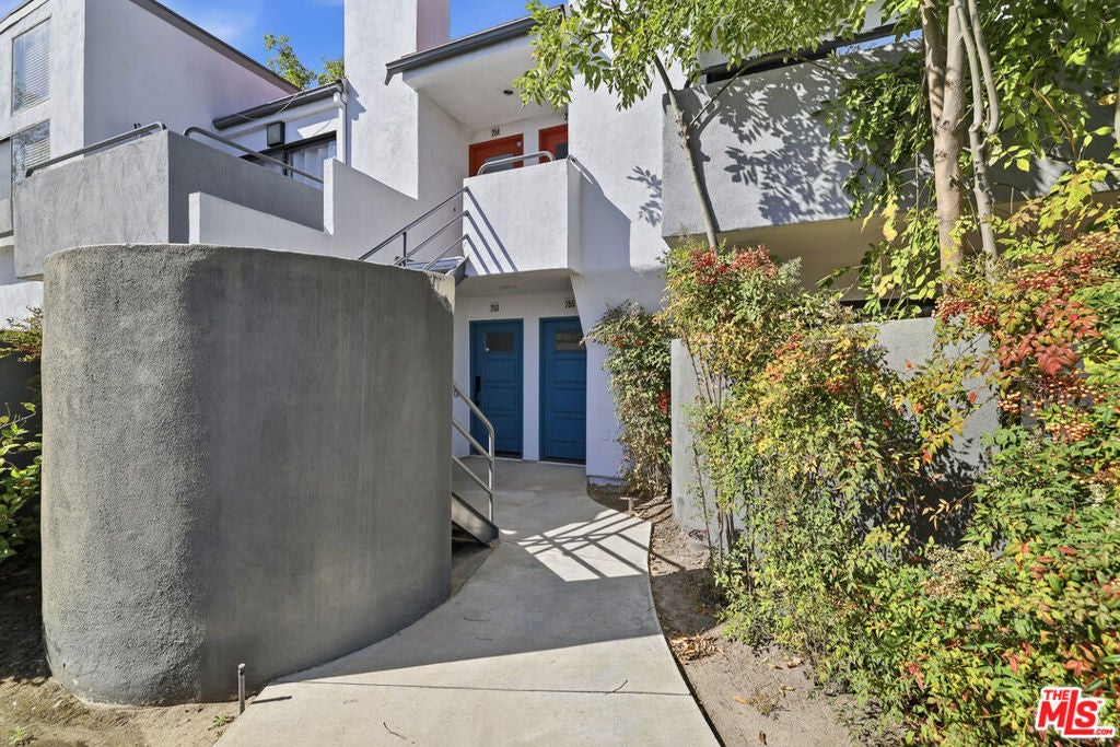 2506 Chandler Avenue 255
