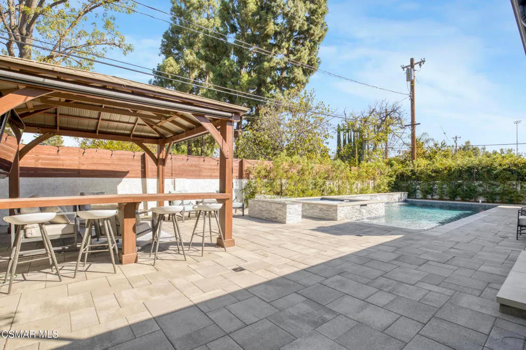 Woodland Hills, California 91367, United States, 3 Bedrooms Bedrooms, ,2 BathroomsBathrooms,Residential,Active,229004