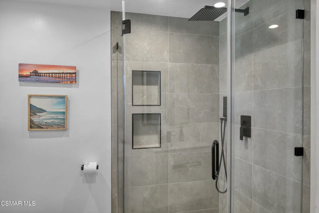 Woodland Hills, California 91367, United States, 3 Bedrooms Bedrooms, ,2 BathroomsBathrooms,Residential,Active,229004