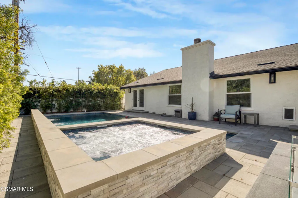 Woodland Hills, California 91367, United States, 3 Bedrooms Bedrooms, ,2 BathroomsBathrooms,Residential,Active,229004