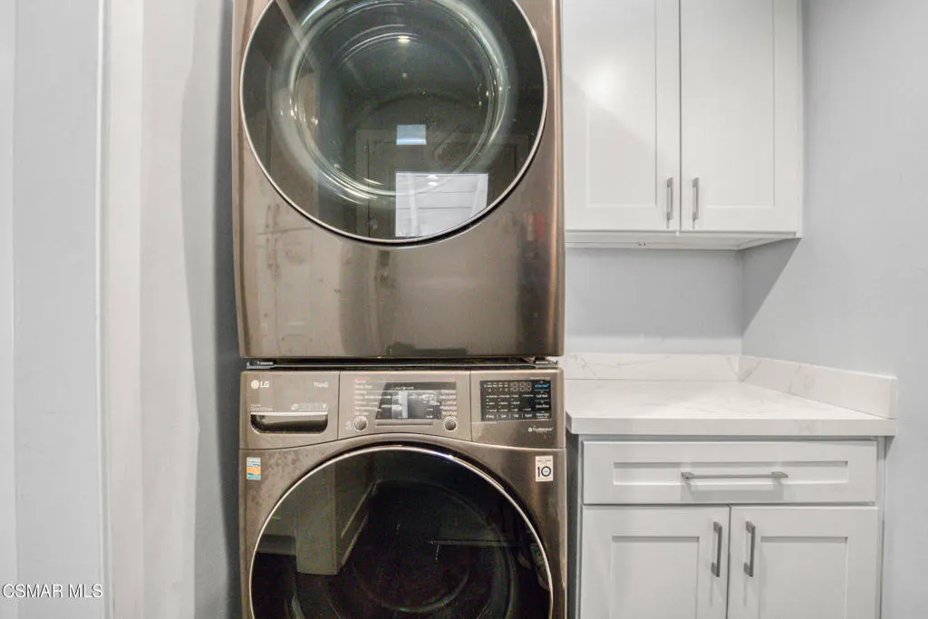 Woodland Hills, California 91367, United States, 3 Bedrooms Bedrooms, ,2 BathroomsBathrooms,Residential,Active,229004