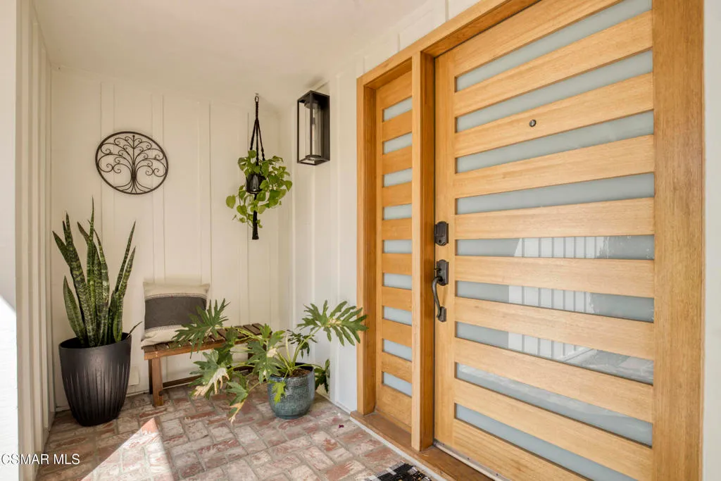 Woodland Hills, California 91367, United States, 3 Bedrooms Bedrooms, ,2 BathroomsBathrooms,Residential,Active,229004