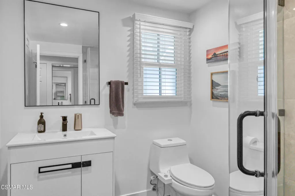 Woodland Hills, California 91367, United States, 3 Bedrooms Bedrooms, ,2 BathroomsBathrooms,Residential,Active,229004