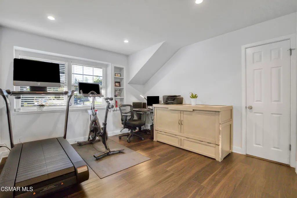 Woodland Hills, California 91367, United States, 3 Bedrooms Bedrooms, ,2 BathroomsBathrooms,Residential,Active,229004