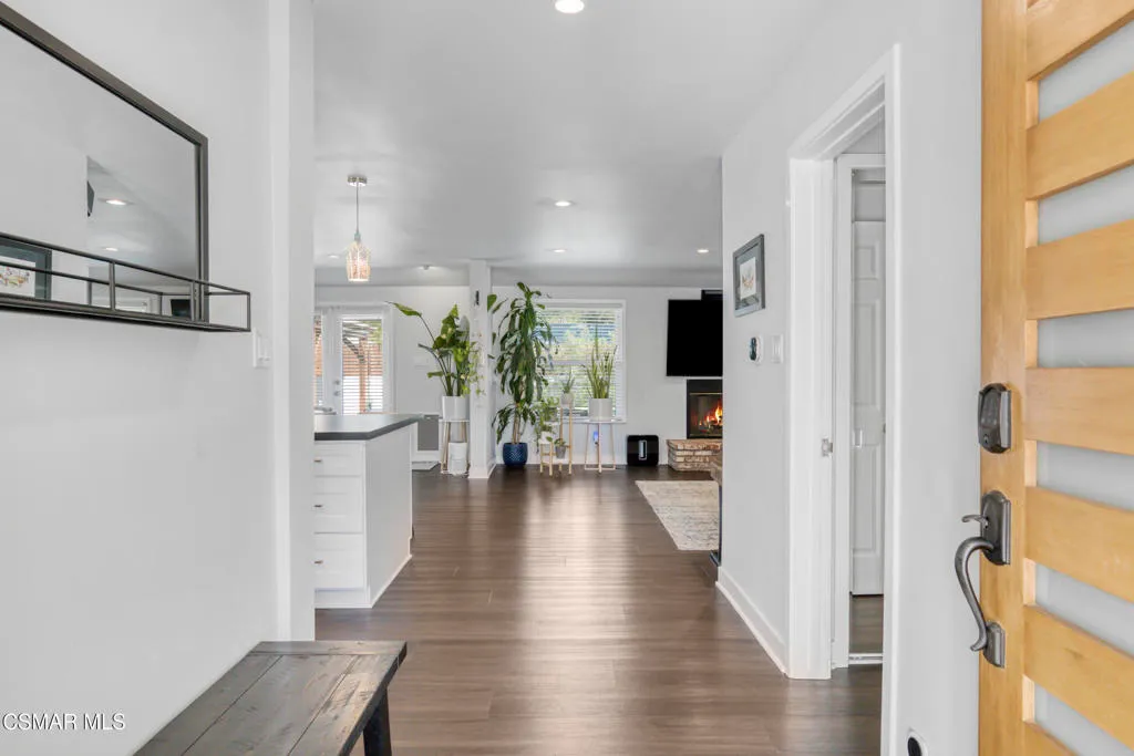 Woodland Hills, California 91367, United States, 3 Bedrooms Bedrooms, ,2 BathroomsBathrooms,Residential,Active,229004