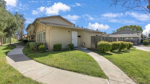 Photo of 2582 Tosca Way, San Jose, CA 95121 (MLS # ML82038360)