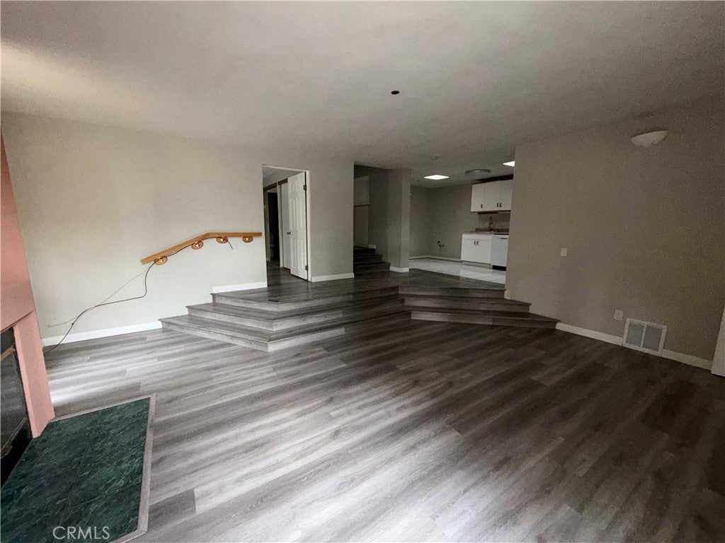 11280 San Mateo