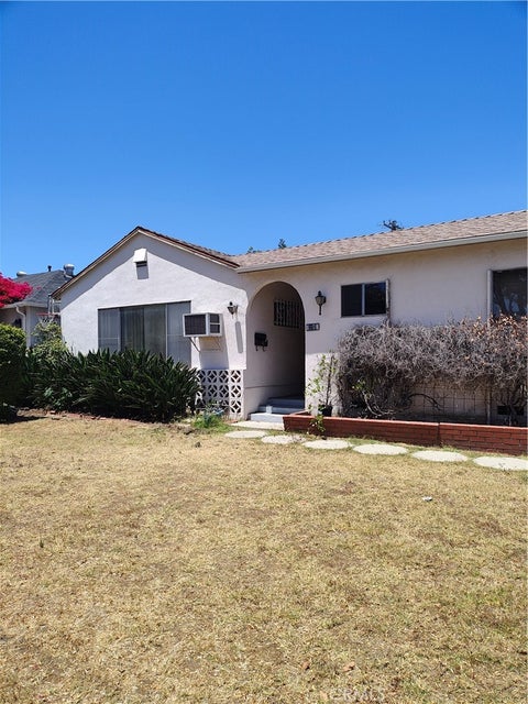 Photo of 9203 Cattaraugus Avenue, Los Angeles, CA 90034 (MLS # SB26136255)
