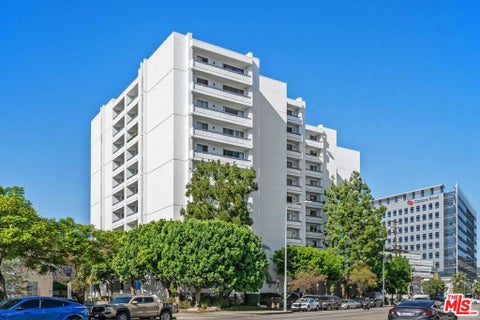 Photo of 321 S San Vicente Boulevard #301, Los Angeles, CA 90048 (MLS # 26104739)