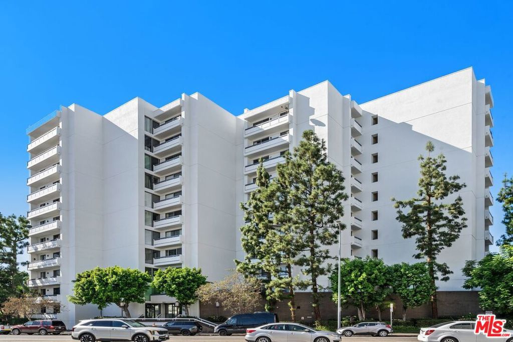 321 S San Vicente Boulevard 301
