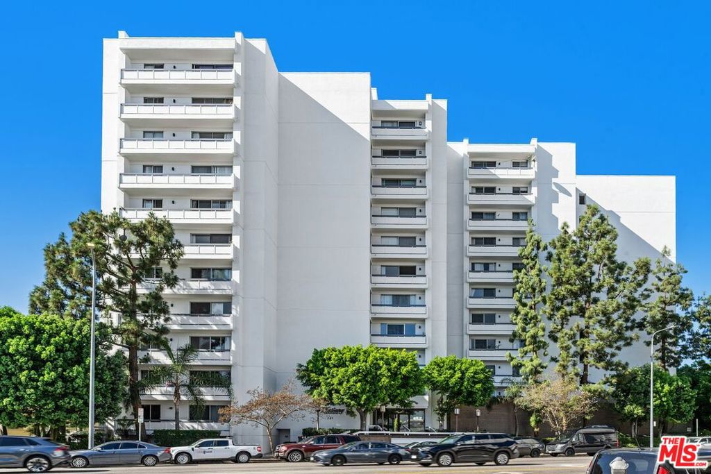 321 S San Vicente Boulevard 301