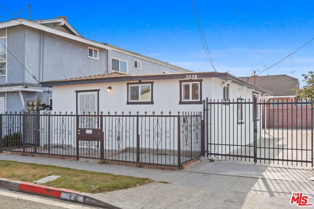 3238 Hill Street