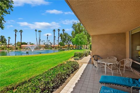 Photo of 8 Valencia Drive, Rancho Mirage, CA 92270 (MLS # NP26037647)