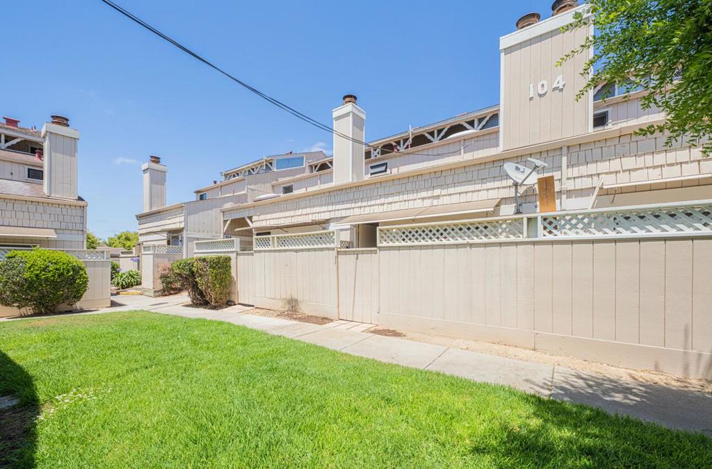 104 W Rossi Street 3