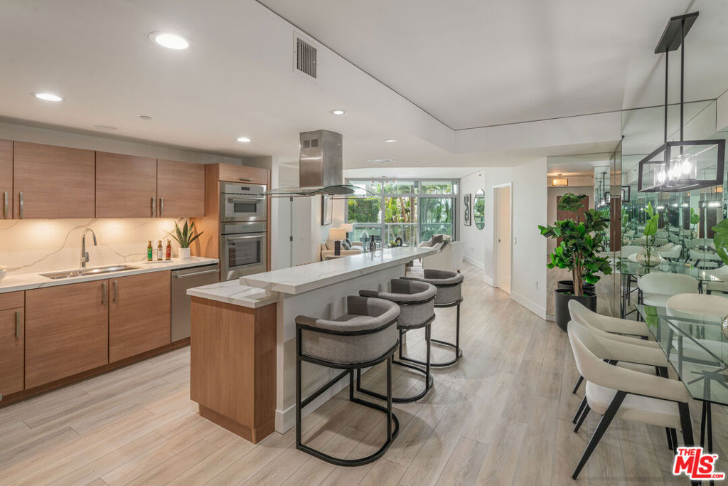 13650 Marina Pointe Drive 403