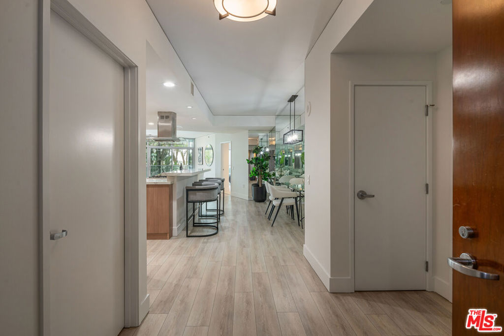 13650 Marina Pointe Drive 403