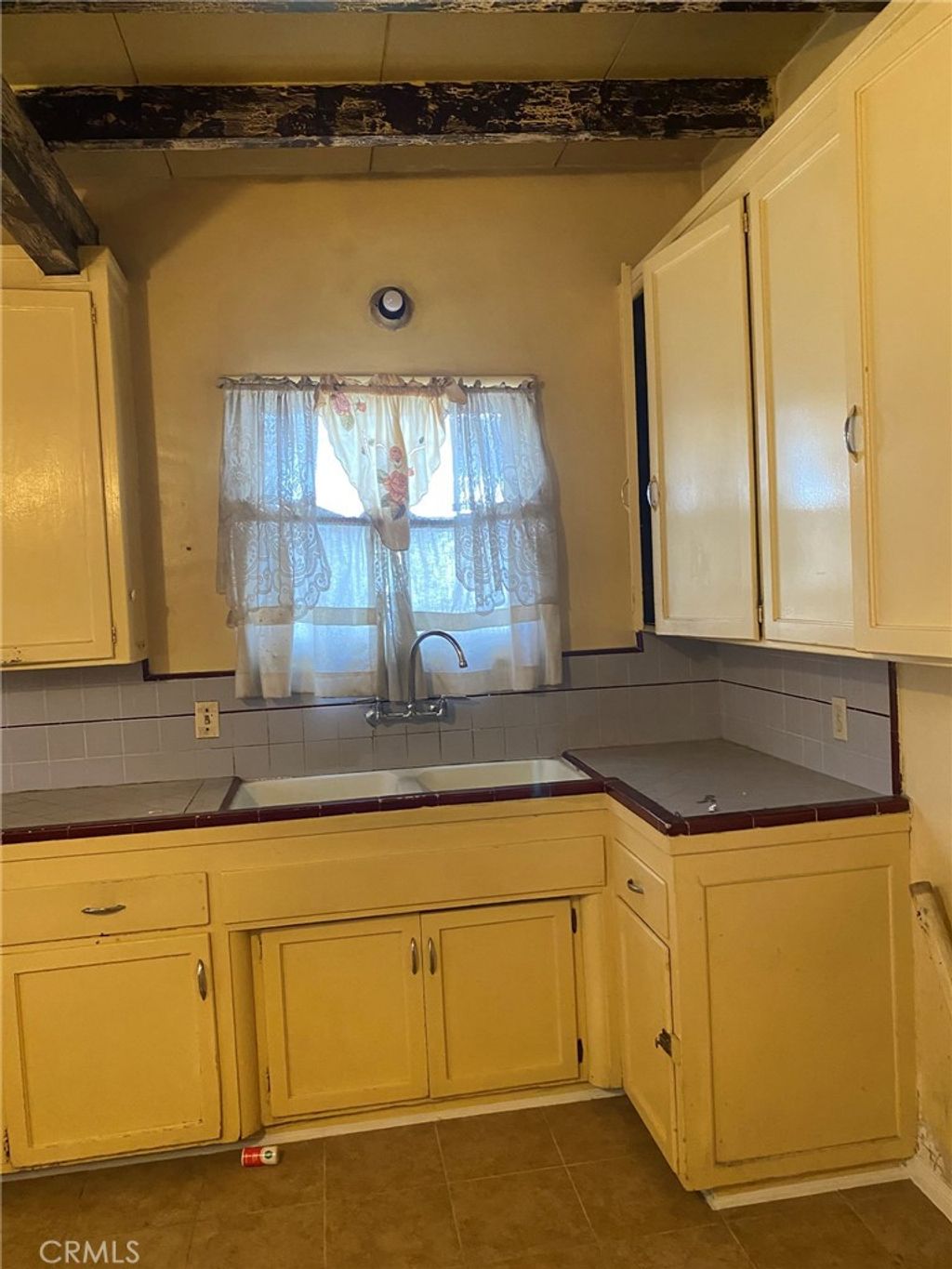 listing image 130722204913776278597