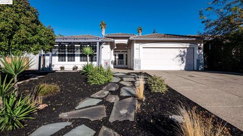 Photo of 4705 Golden Bear Dr, Antioch, CA 94531 (MLS # 41117838)