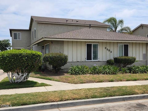 Photo of 2500 El Dorado Avenue #B, Oxnard, CA 93033 (MLS # V1-39122)