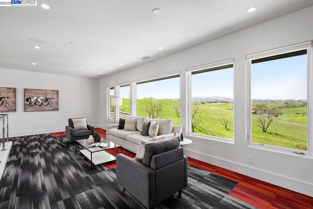 LITTLE VALLEY - Residential