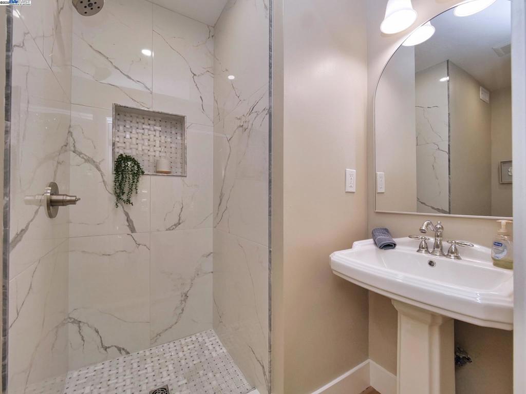 1209 Oakmont Drive 1