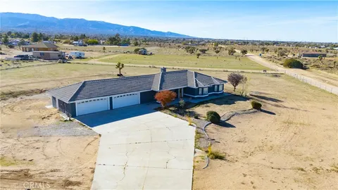 6895 Coyote Rd, Phelan, CA 92371 - MLS#: IV25220985