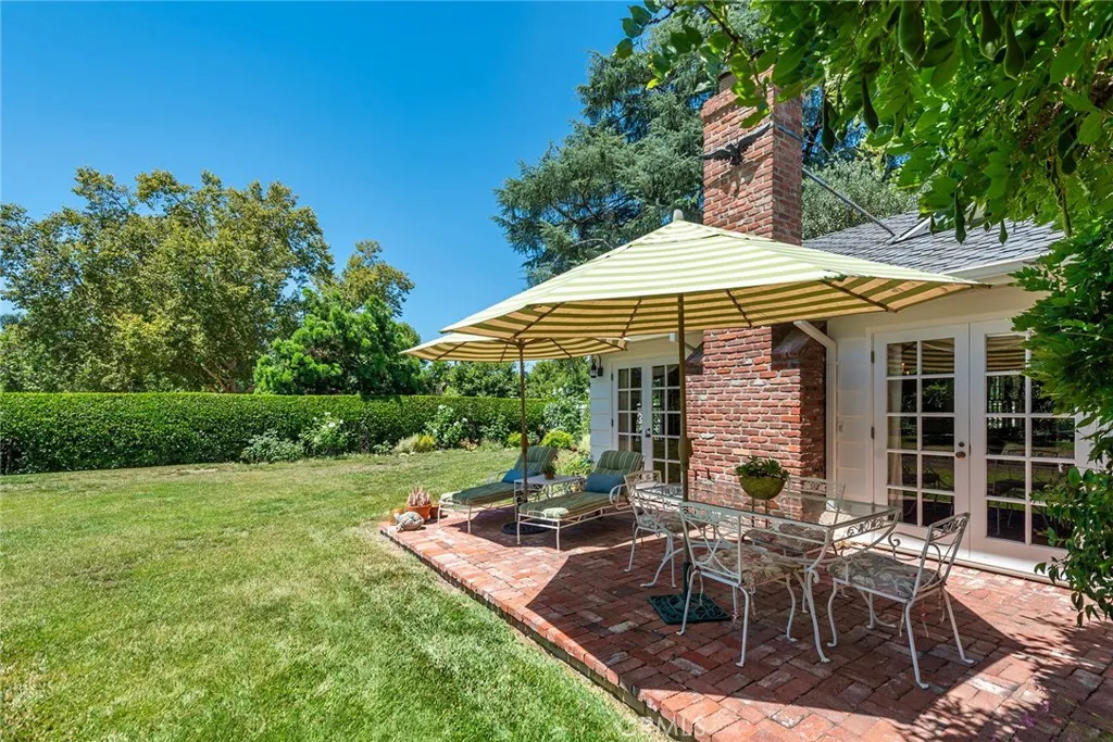 Woodland Hills, California 91364, United States, 3 Bedrooms Bedrooms, ,3 BathroomsBathrooms,Residential,Pending,182311