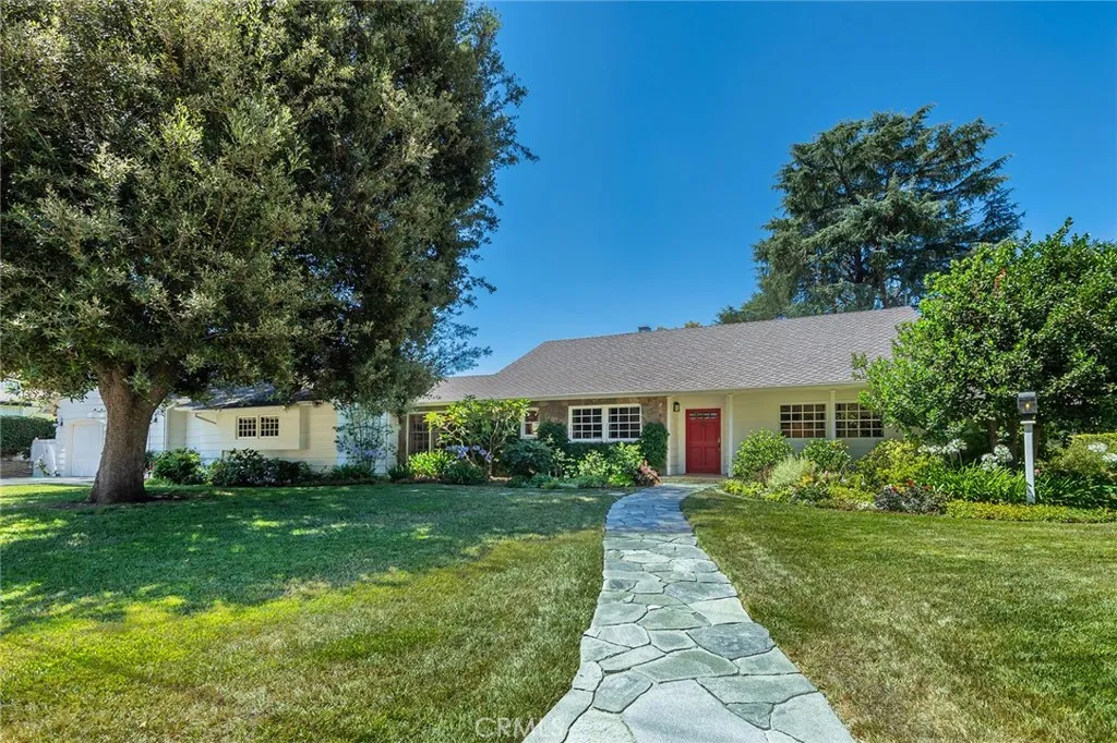 Woodland Hills, California 91364, United States, 3 Bedrooms Bedrooms, ,3 BathroomsBathrooms,Residential,Pending,182311