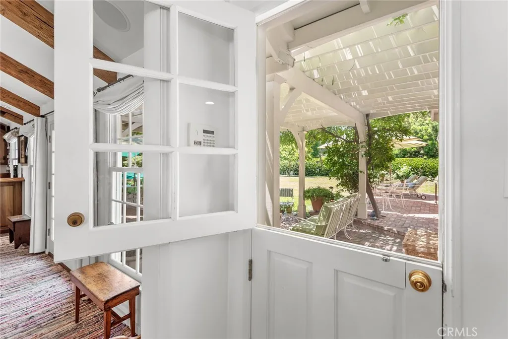 Woodland Hills, California 91364, United States, 3 Bedrooms Bedrooms, ,3 BathroomsBathrooms,Residential,Pending,182311